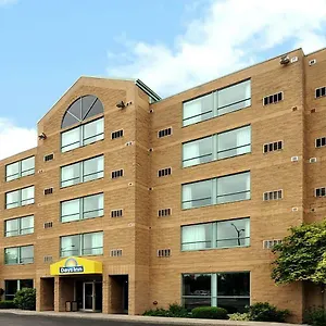 Days By Wyndham Lundys Lane Niagara Falls